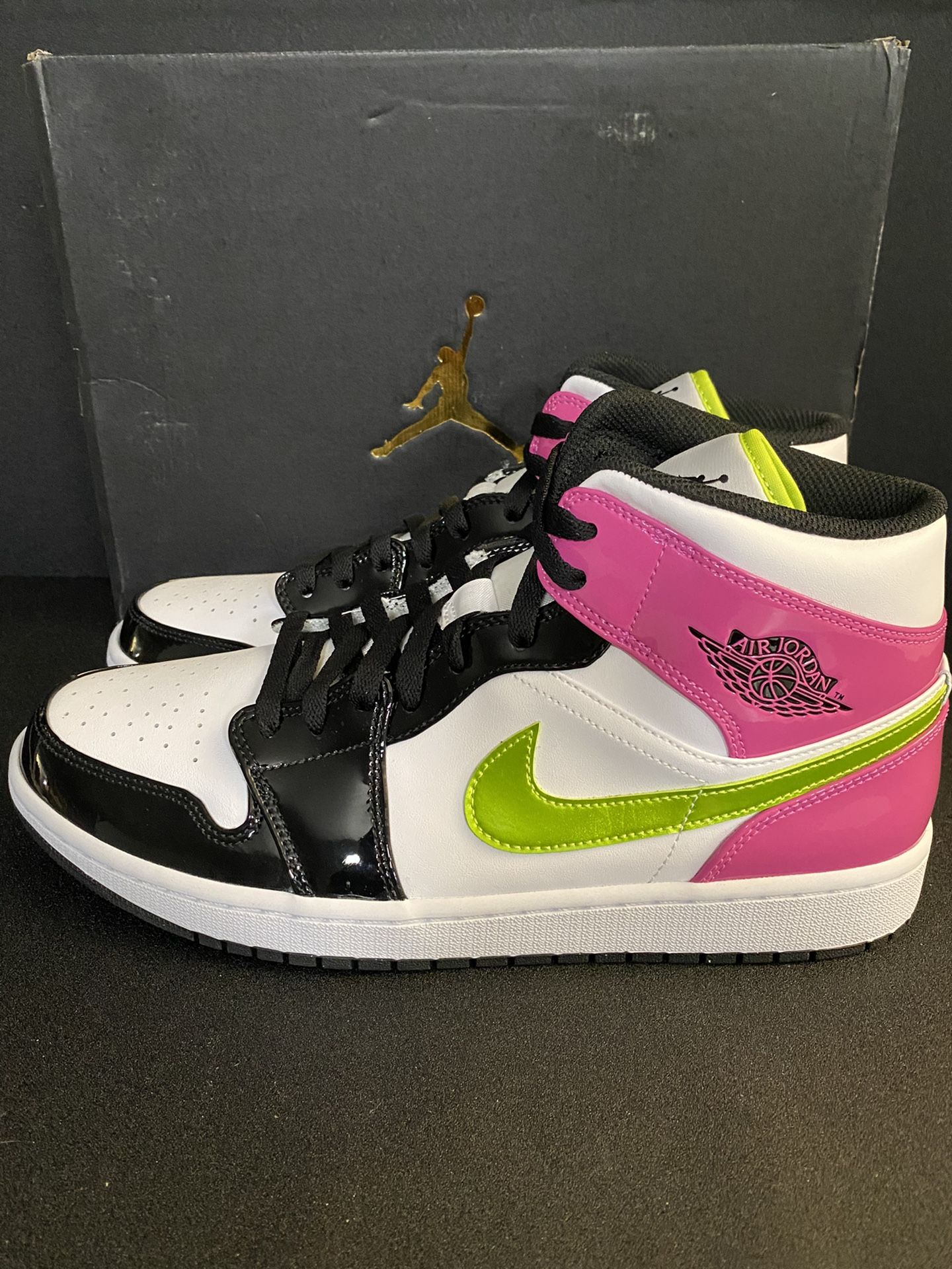 Jordan 1 Mid White Black Cyber Pink DS Size 12