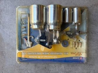 Gravity paint guns