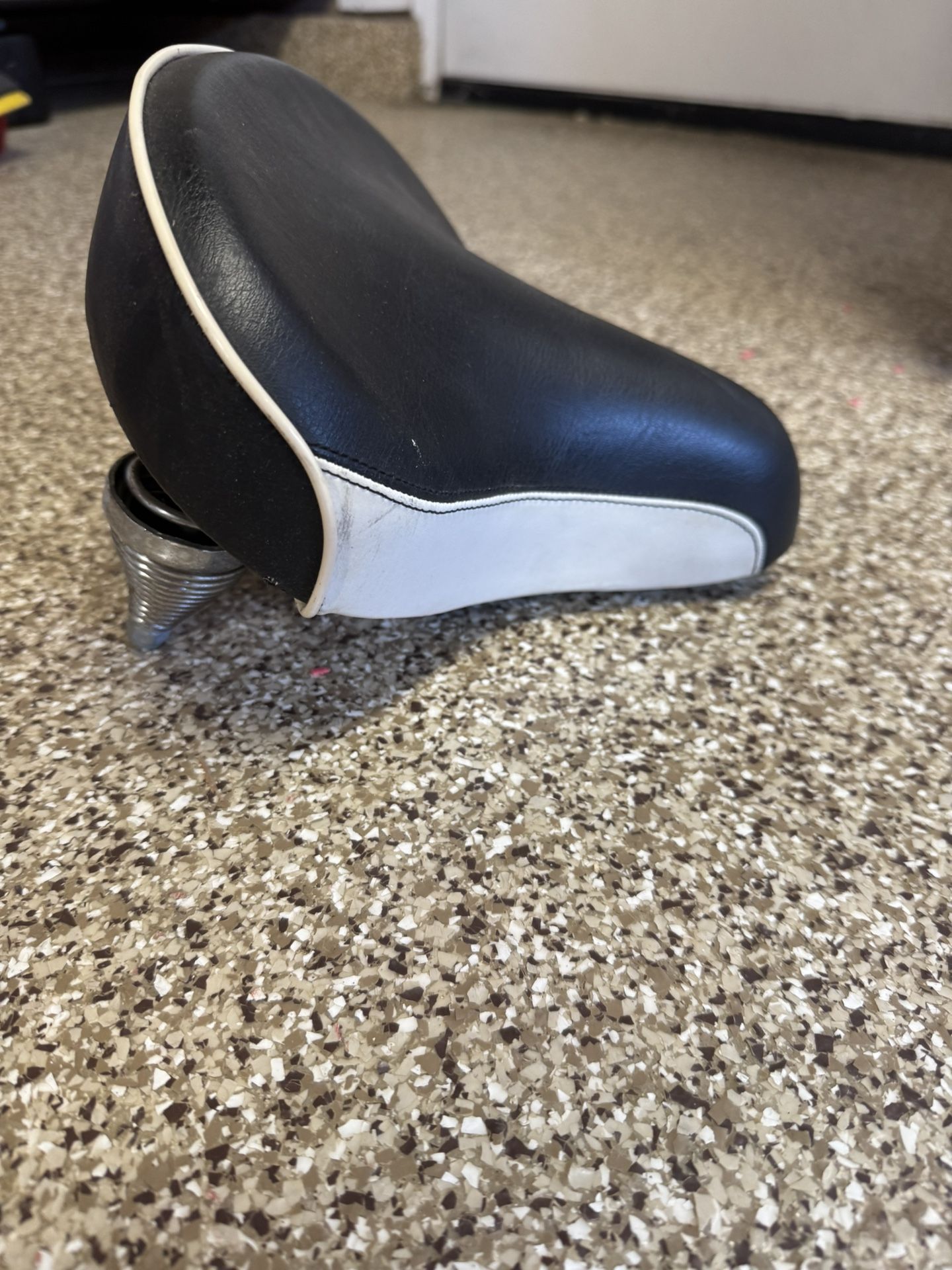 Beach Cruiser Bike Seat-brand Electra
