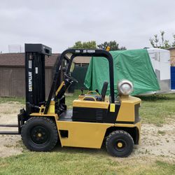 Caterpillar Forklift  with Dirt Tires