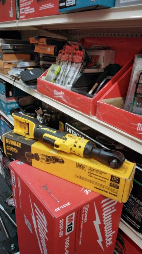 DEWALT 20V MAX BRUSHLESS 1/2" /PO/ PULG. (13 mm) RATCHET (TOOL ONLY)