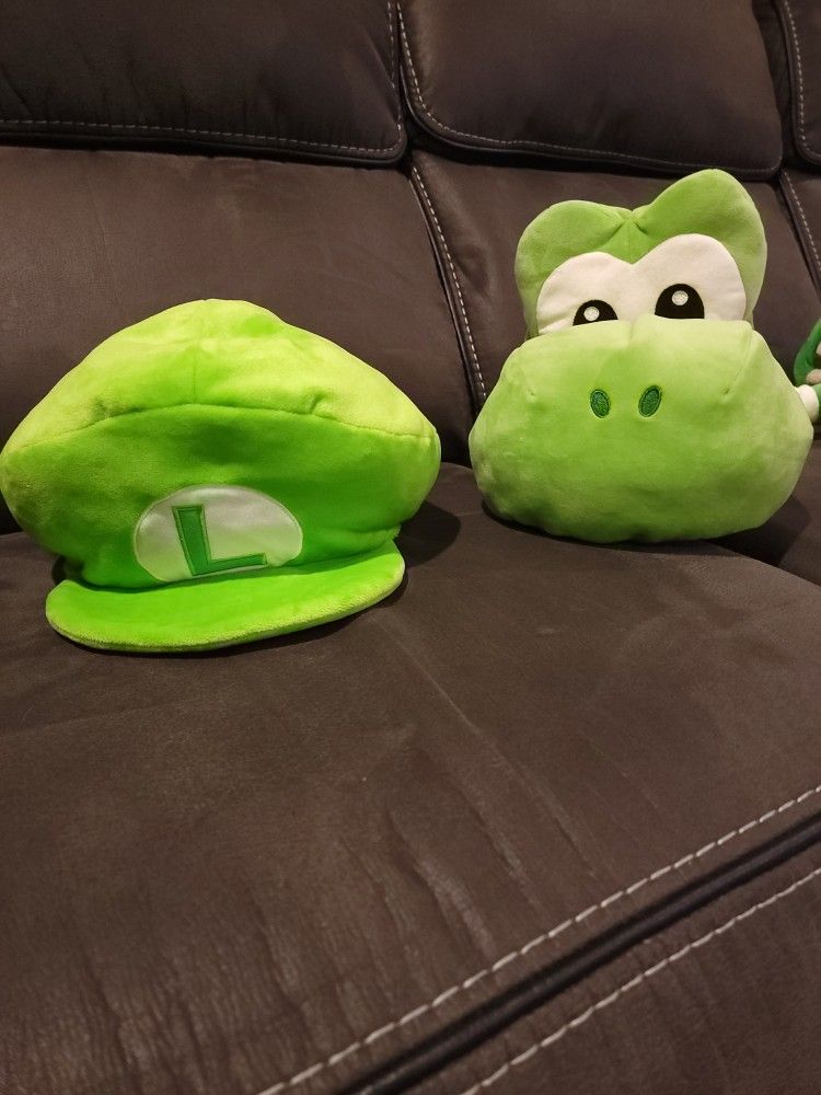 Super Nintendo World Universal Studios Plushie and Hats