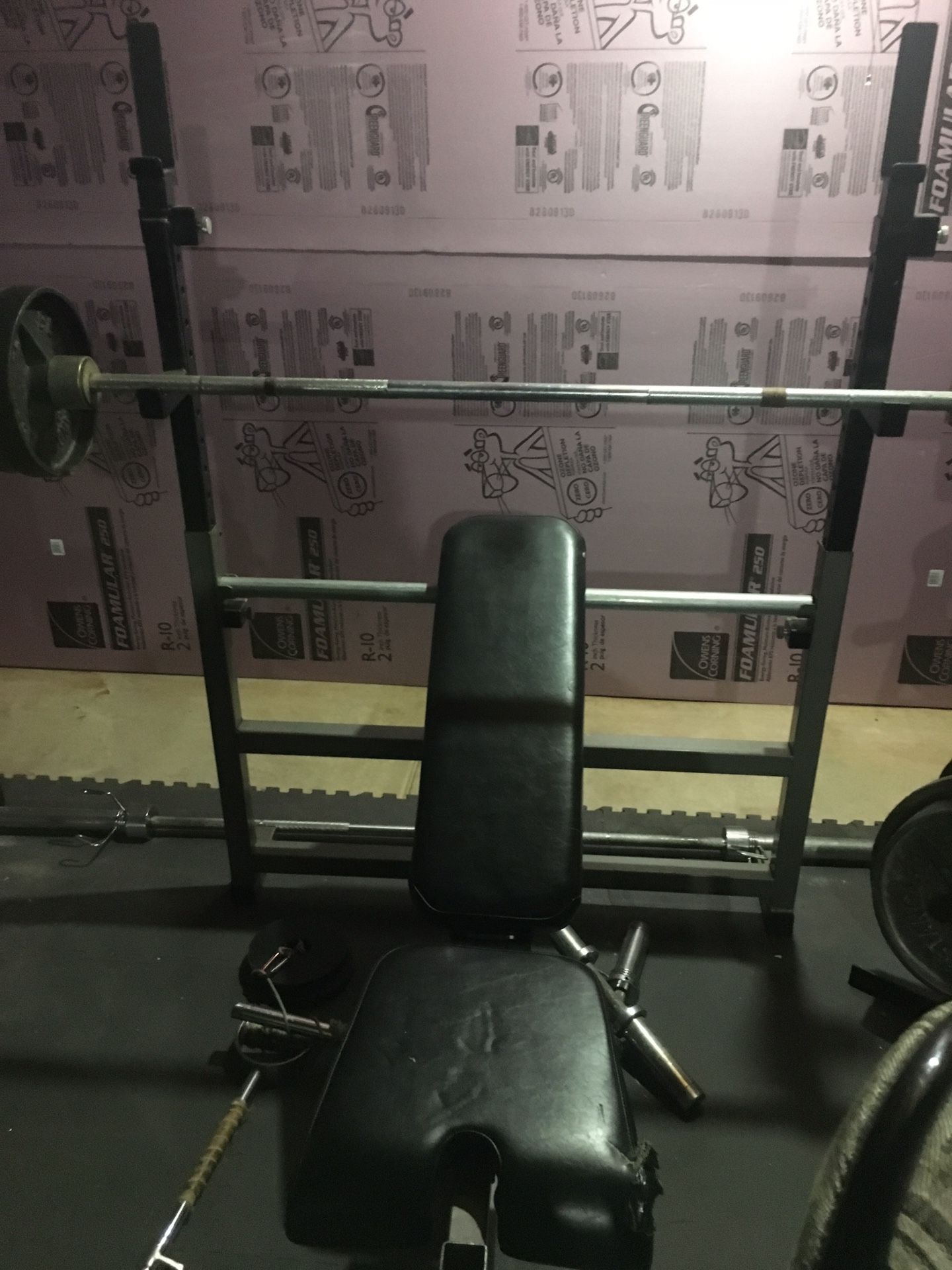 Weight lifting Bench, Preacher Curl, Lat Pull Down, Plates & Misc