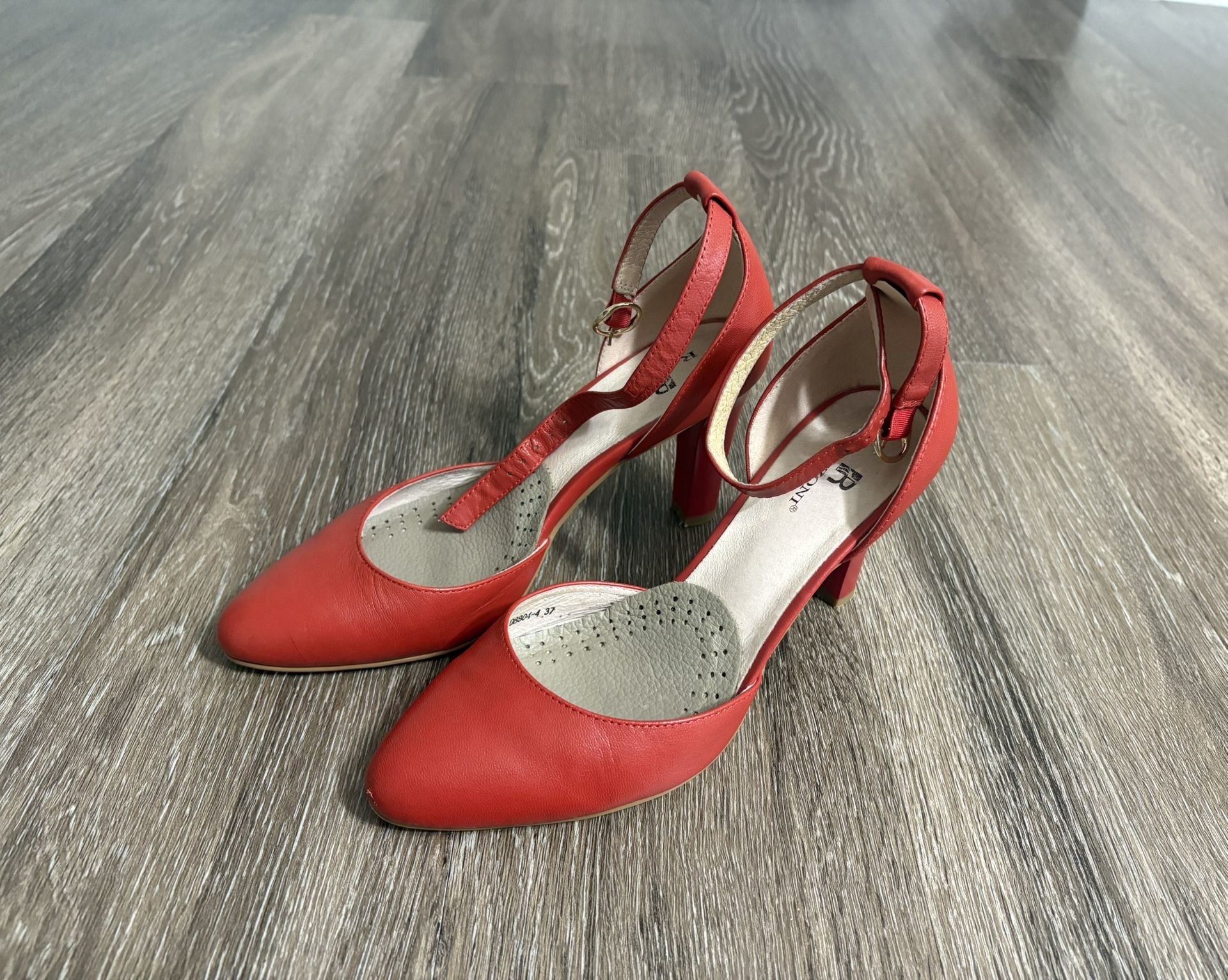 Leather Ankle Strap Closed Pointed Toe Dress Shoes