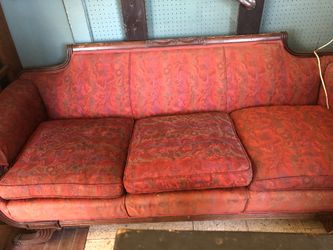 Duncan Phyfe antique sofa frame in excellent condition just needs update covering