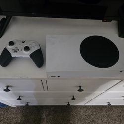 Xbox One X And Elite Controller Both Brand New