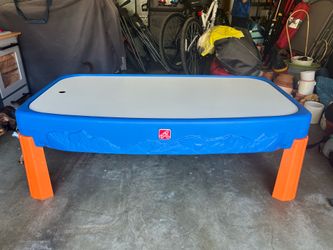 Hot Wheels Table