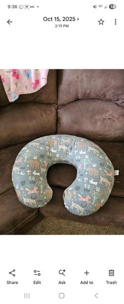 Boppy pillow
