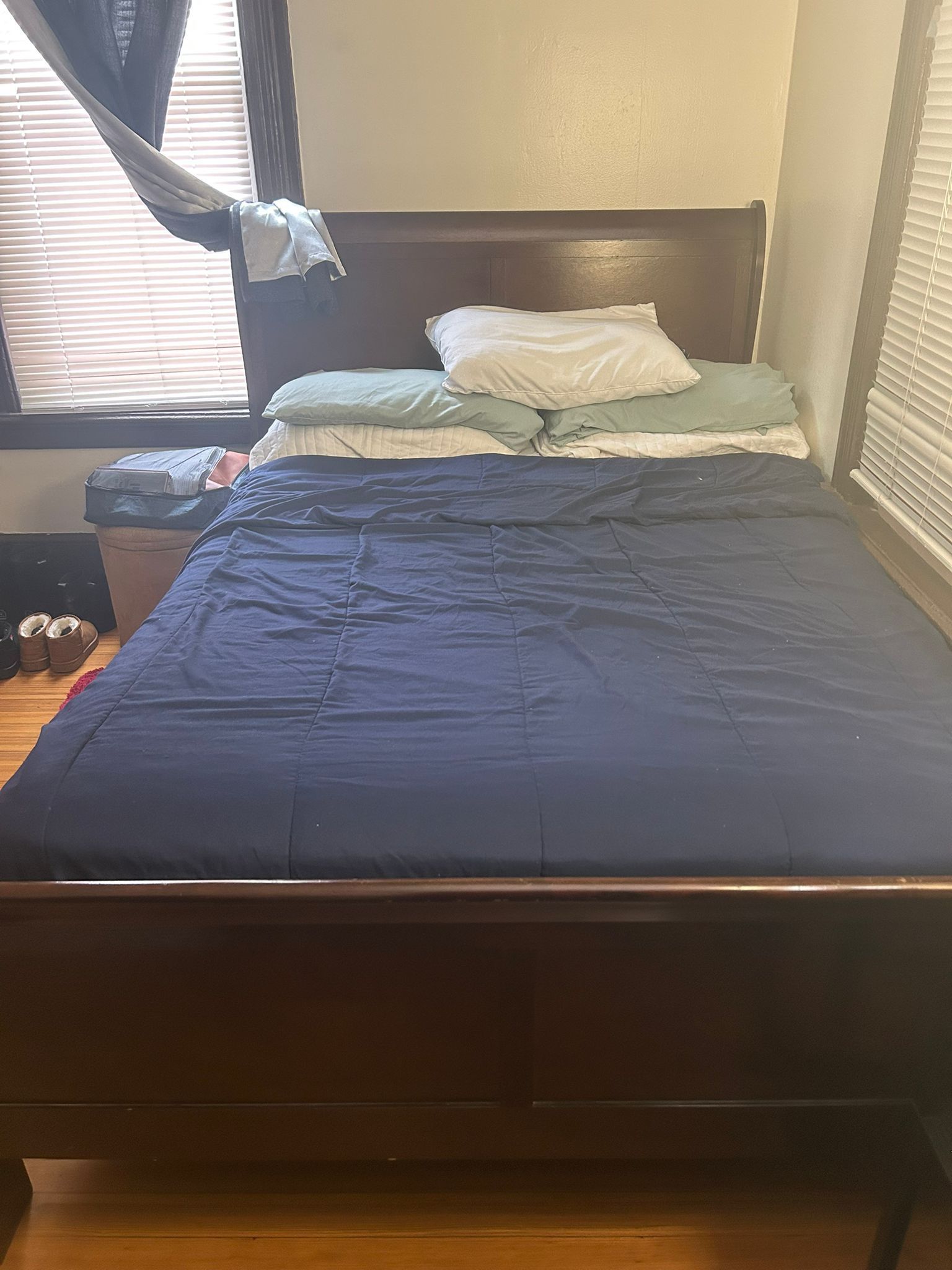 Classic Twin Bed with Mattress -Wood Finish, Must Go!