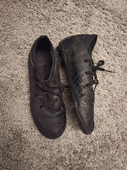 Soccer cleats