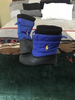 POLO boots. Heavily insulated. Great condition. Boys (size 5)