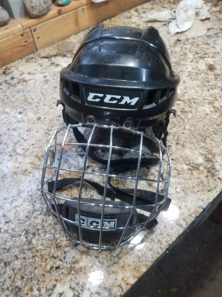 Hockey helmet 