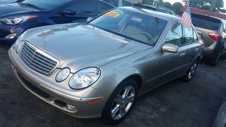 Mercedes-Benz gold 2005 $1500 de entrada