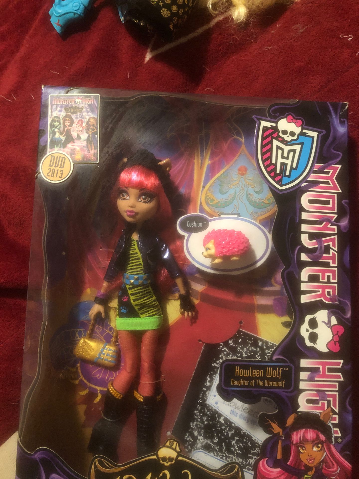 Monster high doll howleen wolf