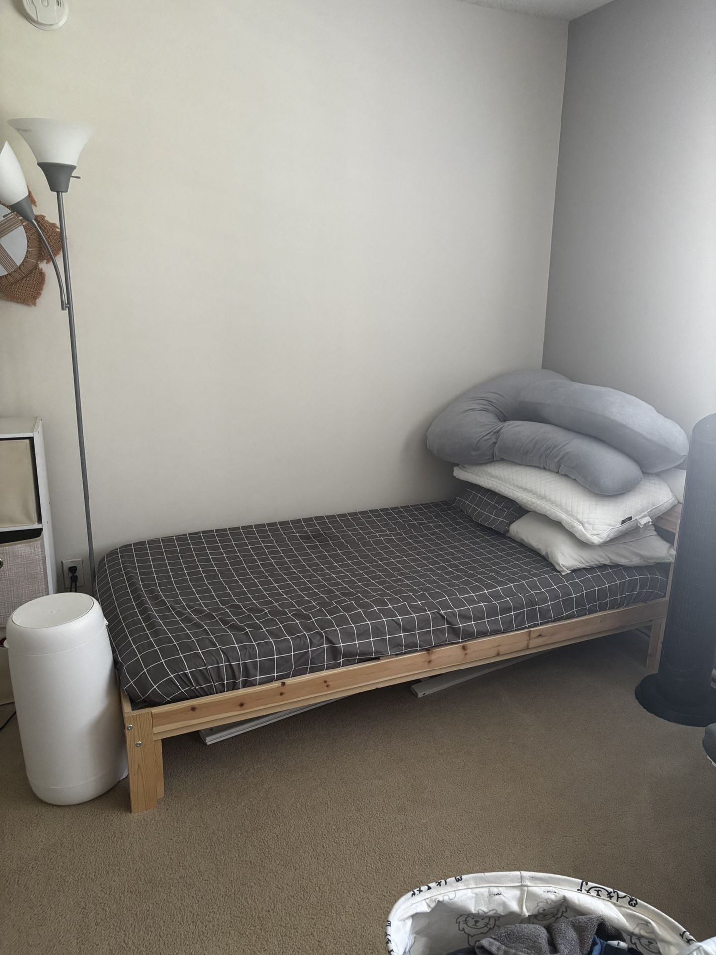 Twin Bed 