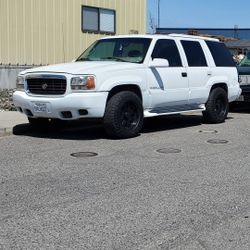 2000 Cadillac Escalade 