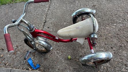 Schwinn lil stingray tricycle