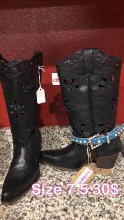 Boots size 7.5
