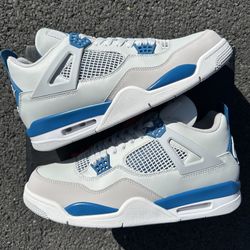 Jordan 4 Retro Military Blue (2024)