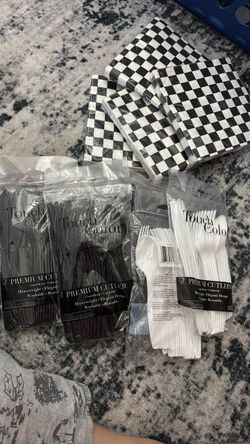 premium cutlery and napkins