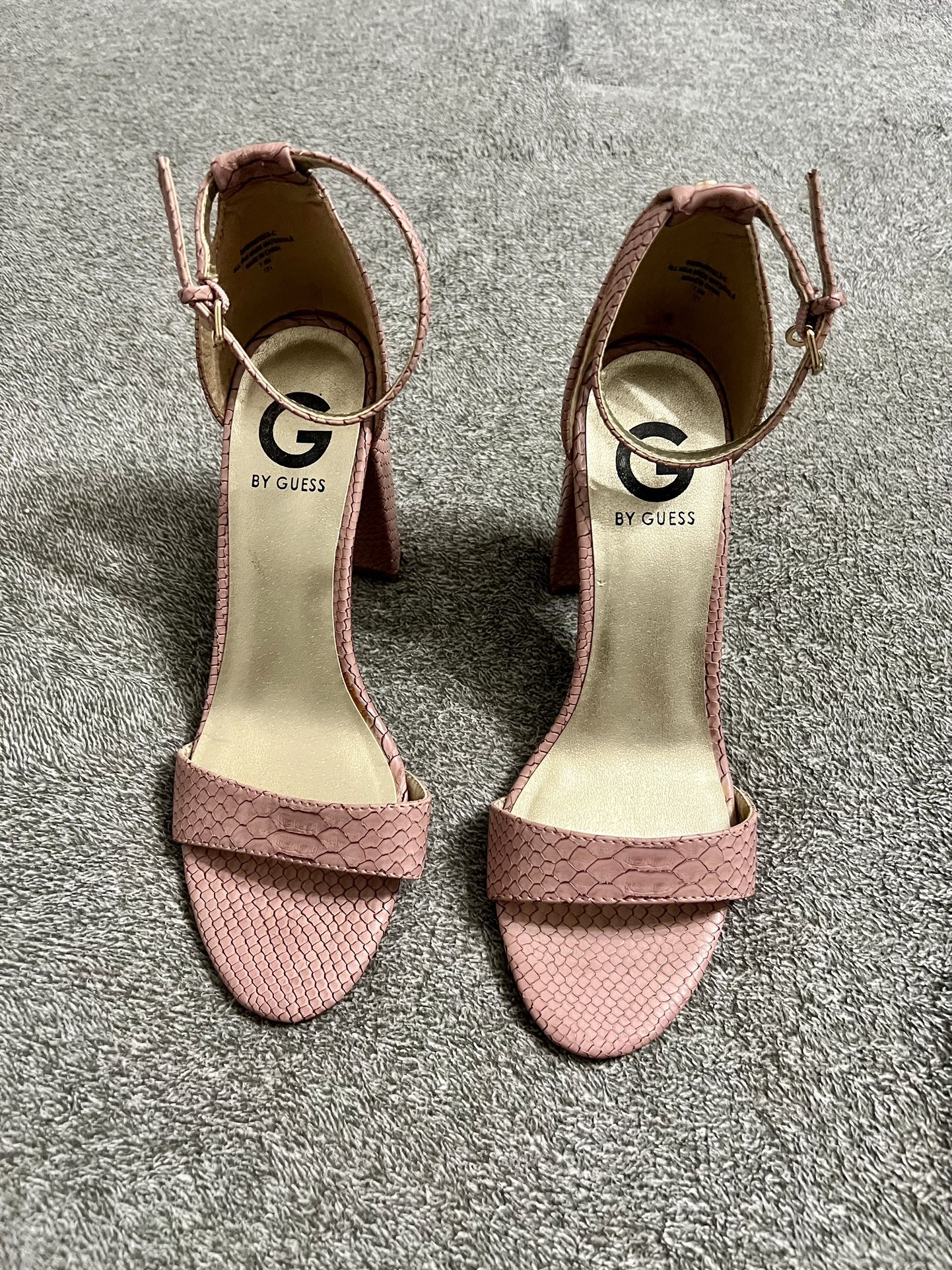New GUESS pink heels