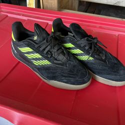 Adidas 11.5