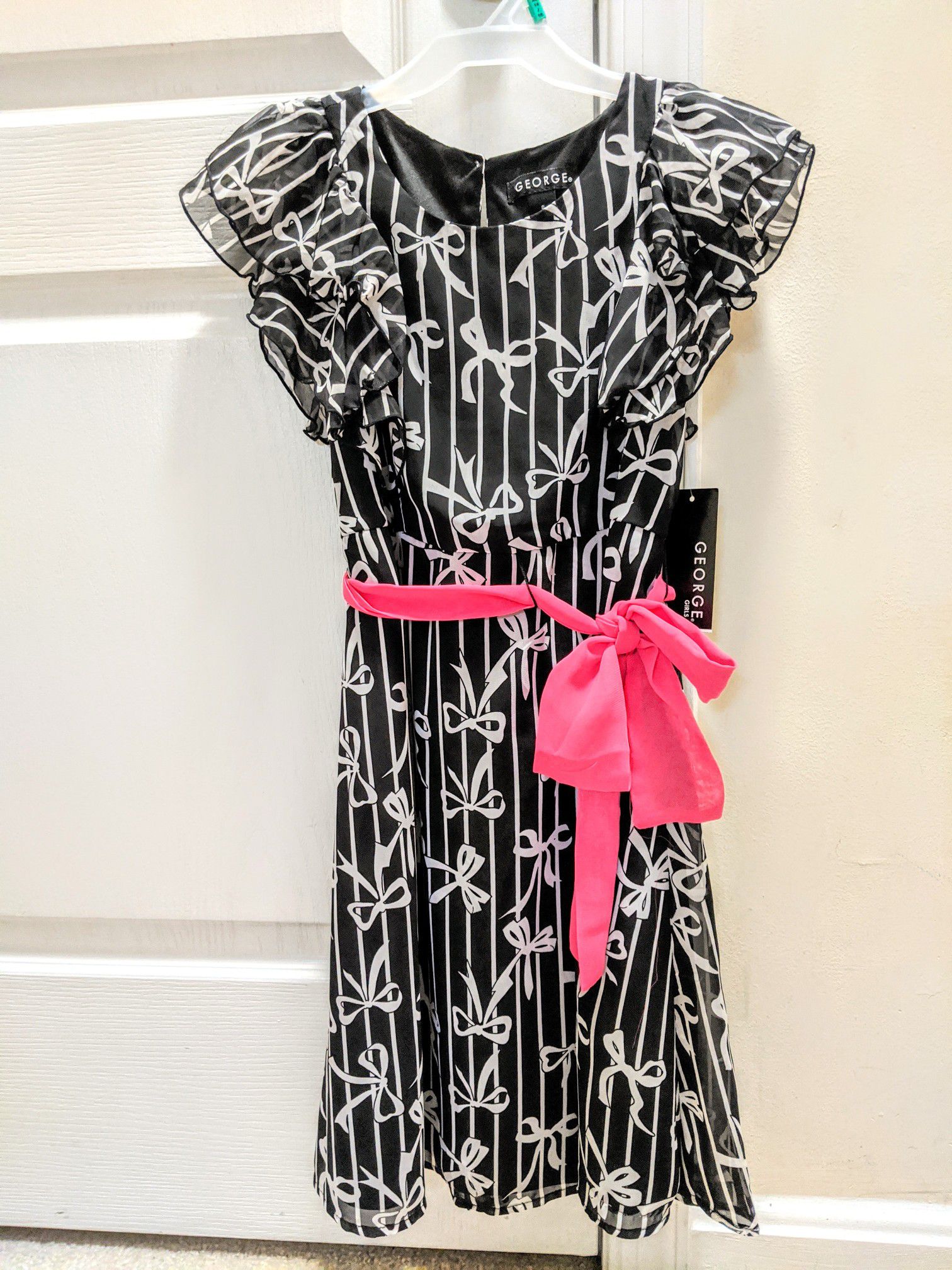 Brand New with Tag Girls size 8 Dress