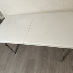foldable desk/table