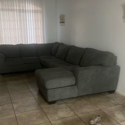 Couches Sectionals 
