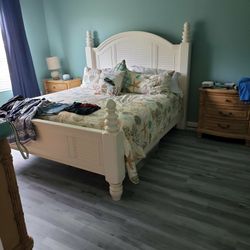 Used King Coastal Bed