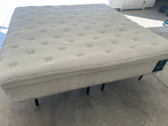 Leesa, Natural Hybrid Mattress, King, Like New, Excellent Condition