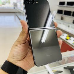 Samsung Galaxy Z Flip5 Unlocked 