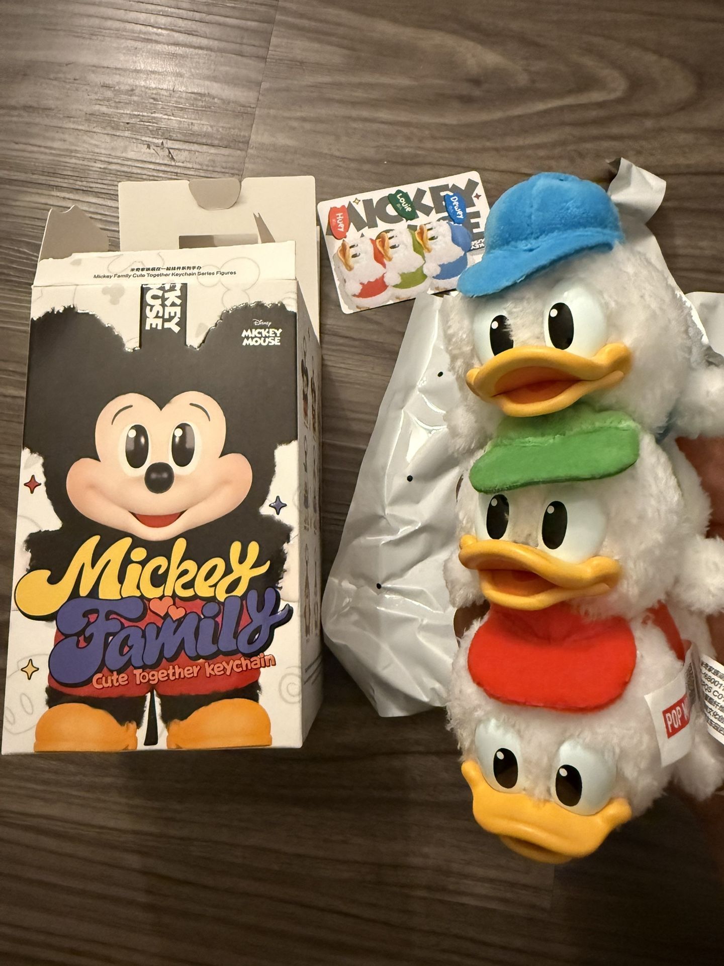(Authentic) Mickey Family Cute Together Keychain (SECRET)