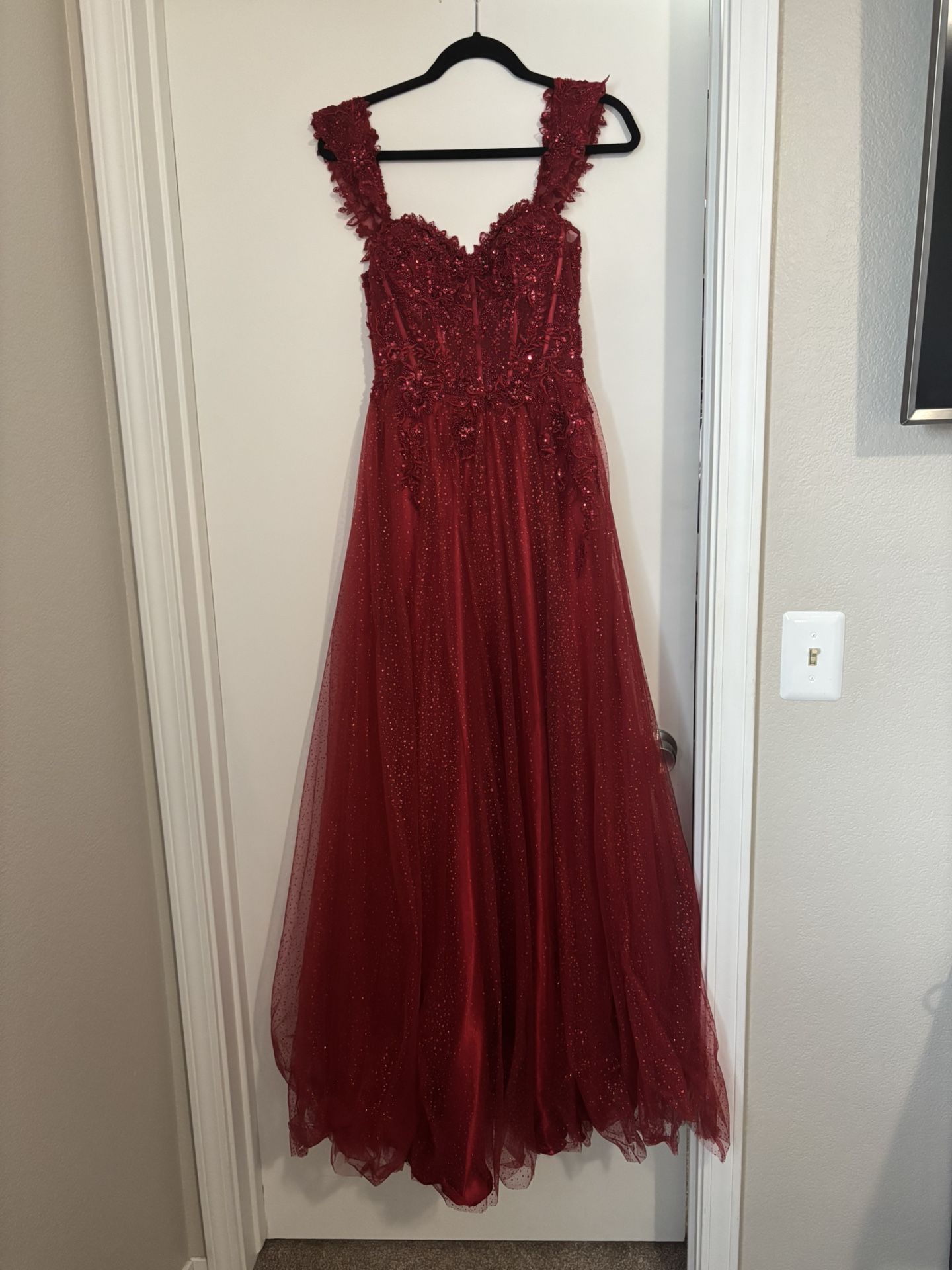 Gorgeous Red Formal Evening Gown ✨
