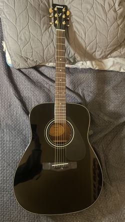 Black Yamaha F335 Acoustic Guitar