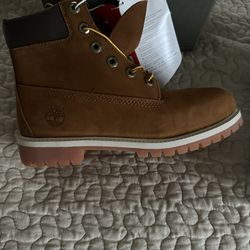 New Timberland Brown Boots- Size 6Y