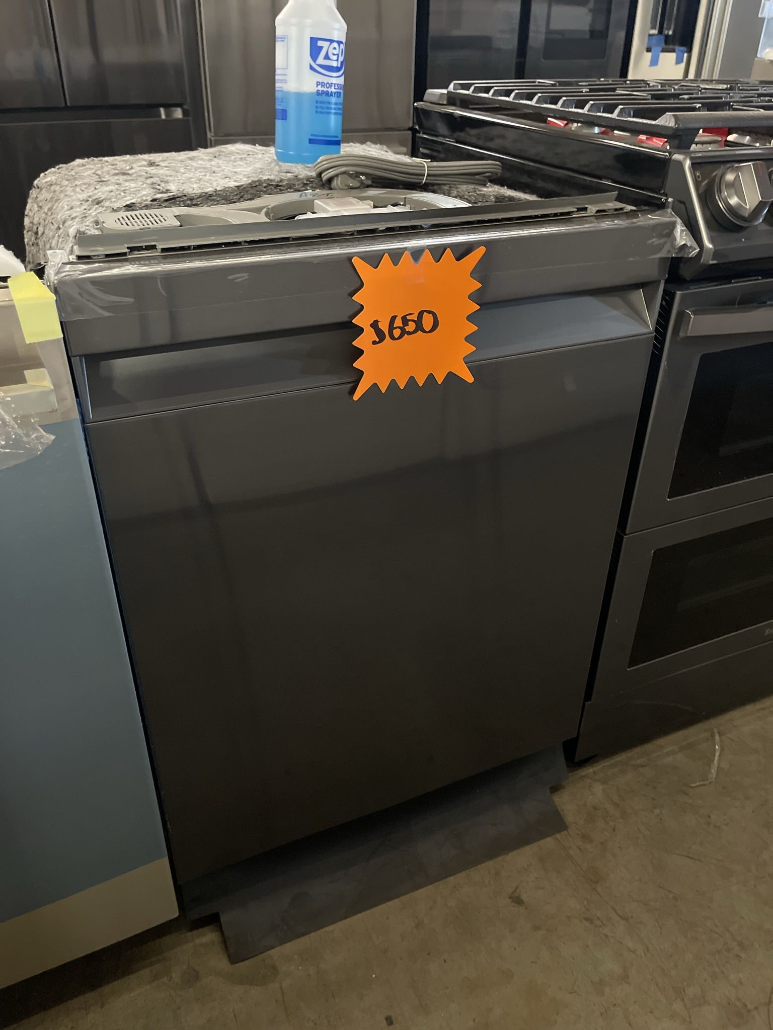 dishwasher brand new black stainless steel