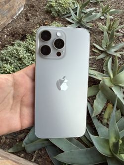 iPhone 15 Pro Max Unlocked