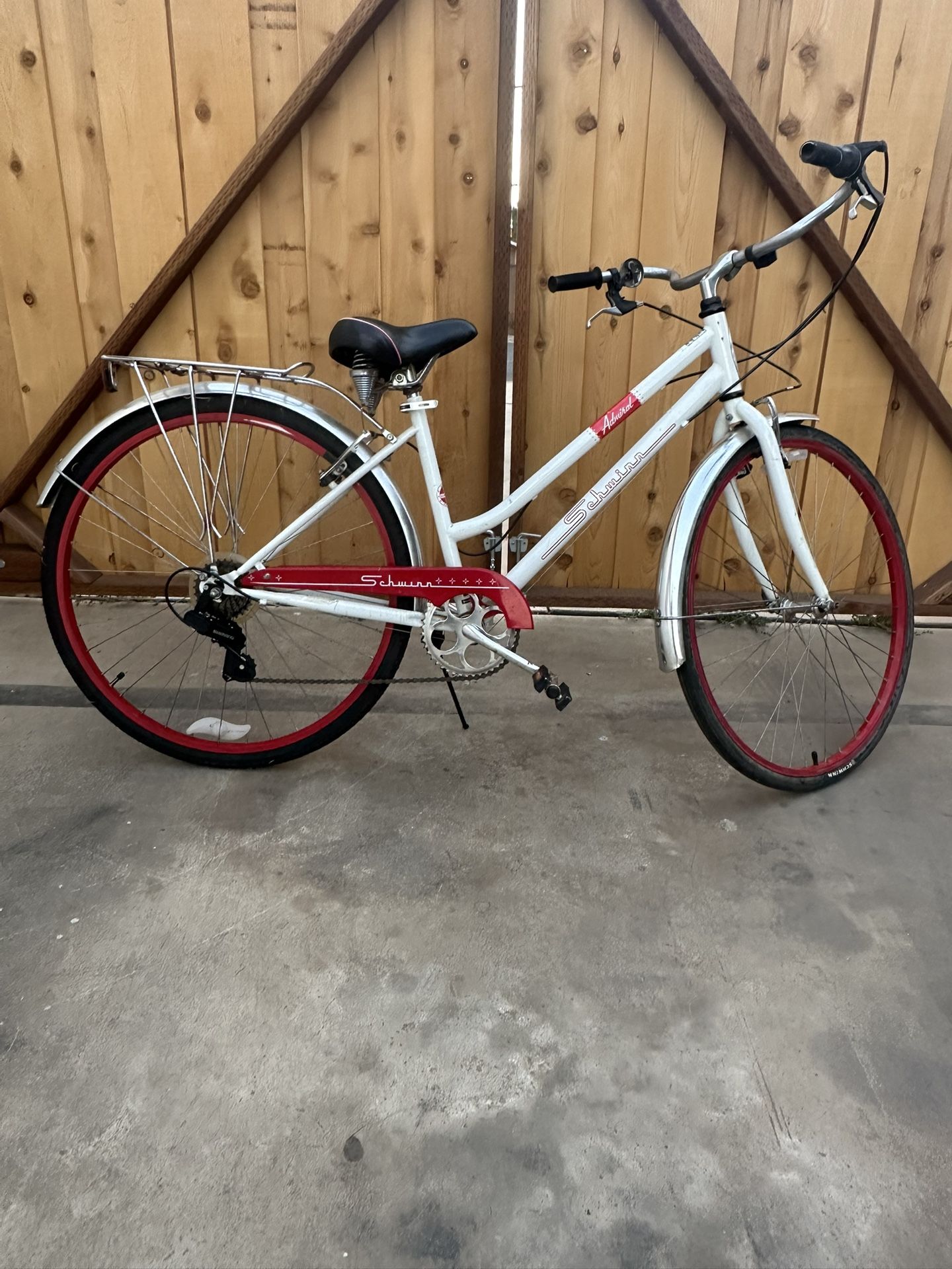 Women’s Beach Cruiser Bike