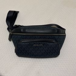 Michael Kors MK Signature Belt Bag