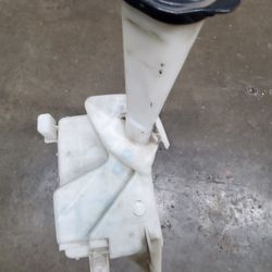 98/05 Oem lexus gs300 windshield water  Reservoir