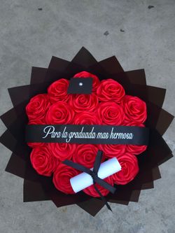 Graduation bouquet ramo de graduacion flores flowers eternal rosas de liston