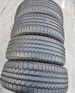 265 50 20 Goodyear tires Con 80% de Vida Las 4