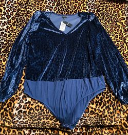 Torrid Blue Velvet Leopard Bodysuit Size 1