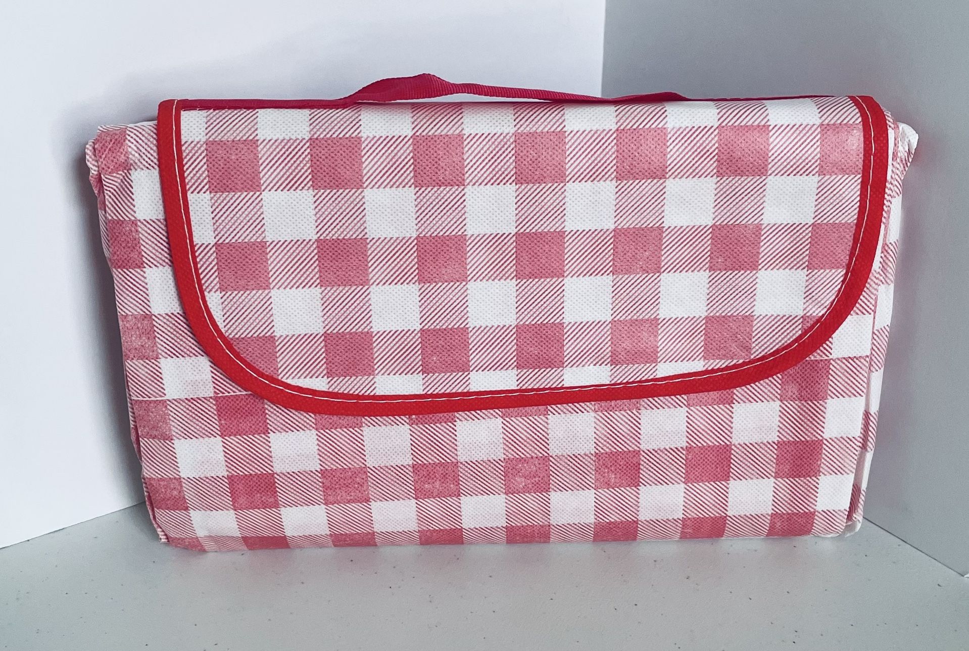 Picnic Blanket To Go In Red And White Plaid NEW!!