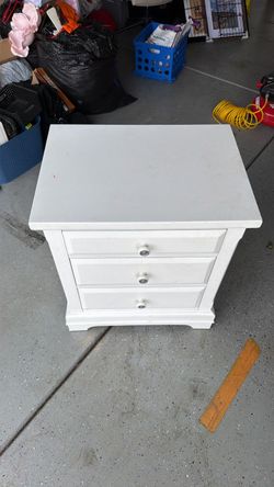 White bedroom three drawer dresser