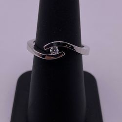 18K White Gold Solitaire Diamond Ring