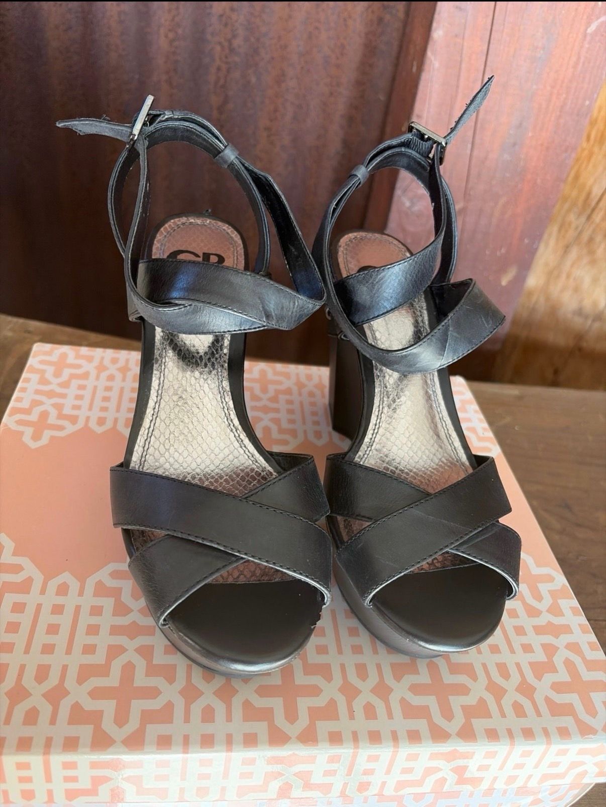 Gianni Bini Stat-Tus Black Leather Wedge Sandals Women’s 8.5