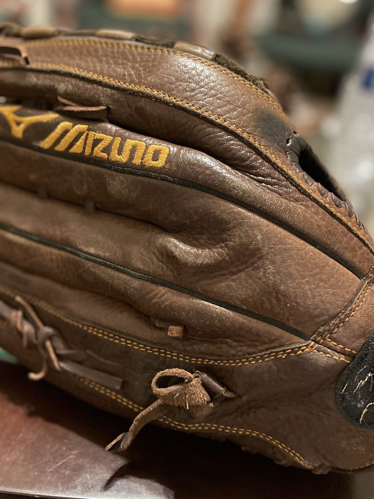 Leather baseball glove “Mizuno”