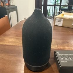 Vitruvi Stone Oil Diffuser with Essential Oils
